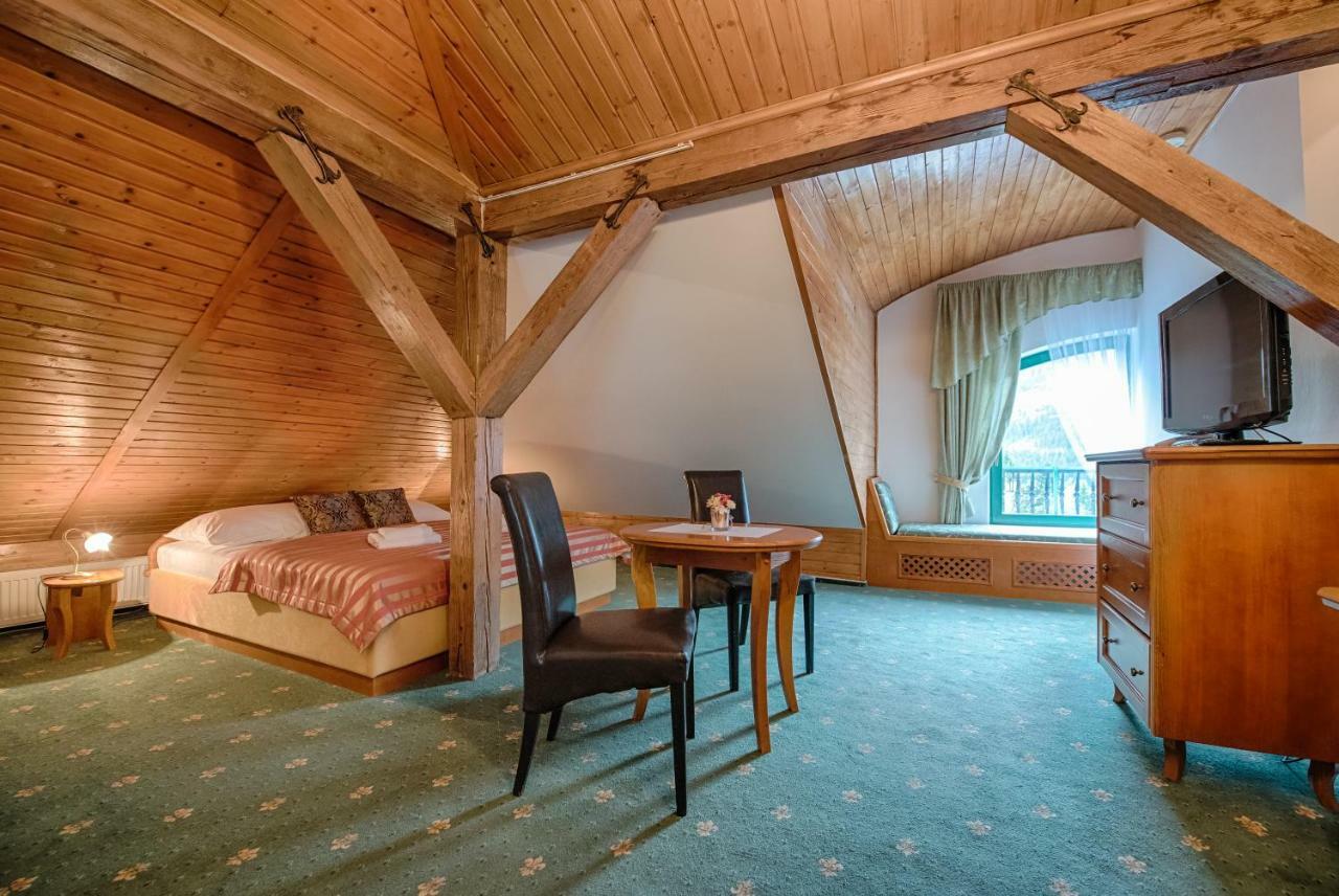 Hotel Zlaty Orel Остравіце Екстер'єр фото
