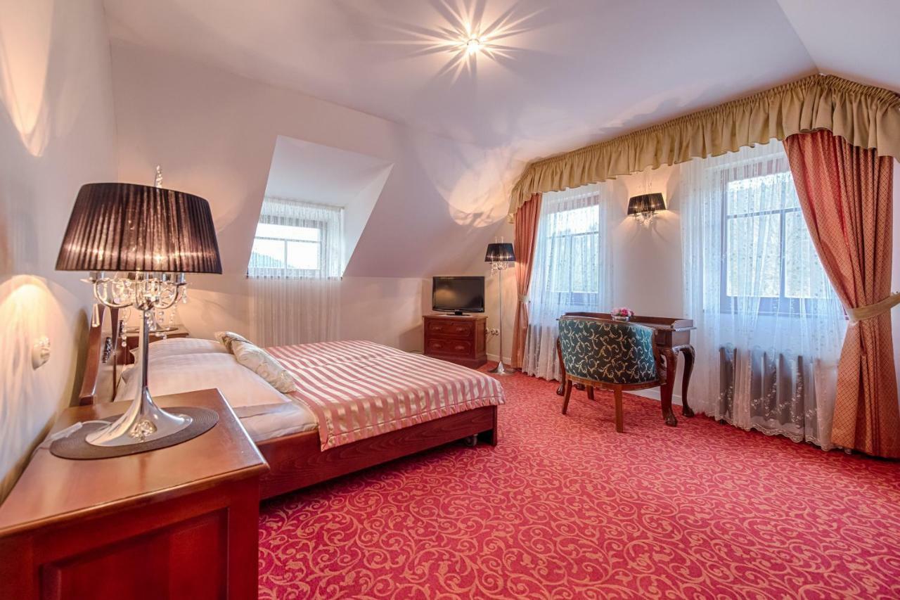 Hotel Zlaty Orel Остравіце Екстер'єр фото