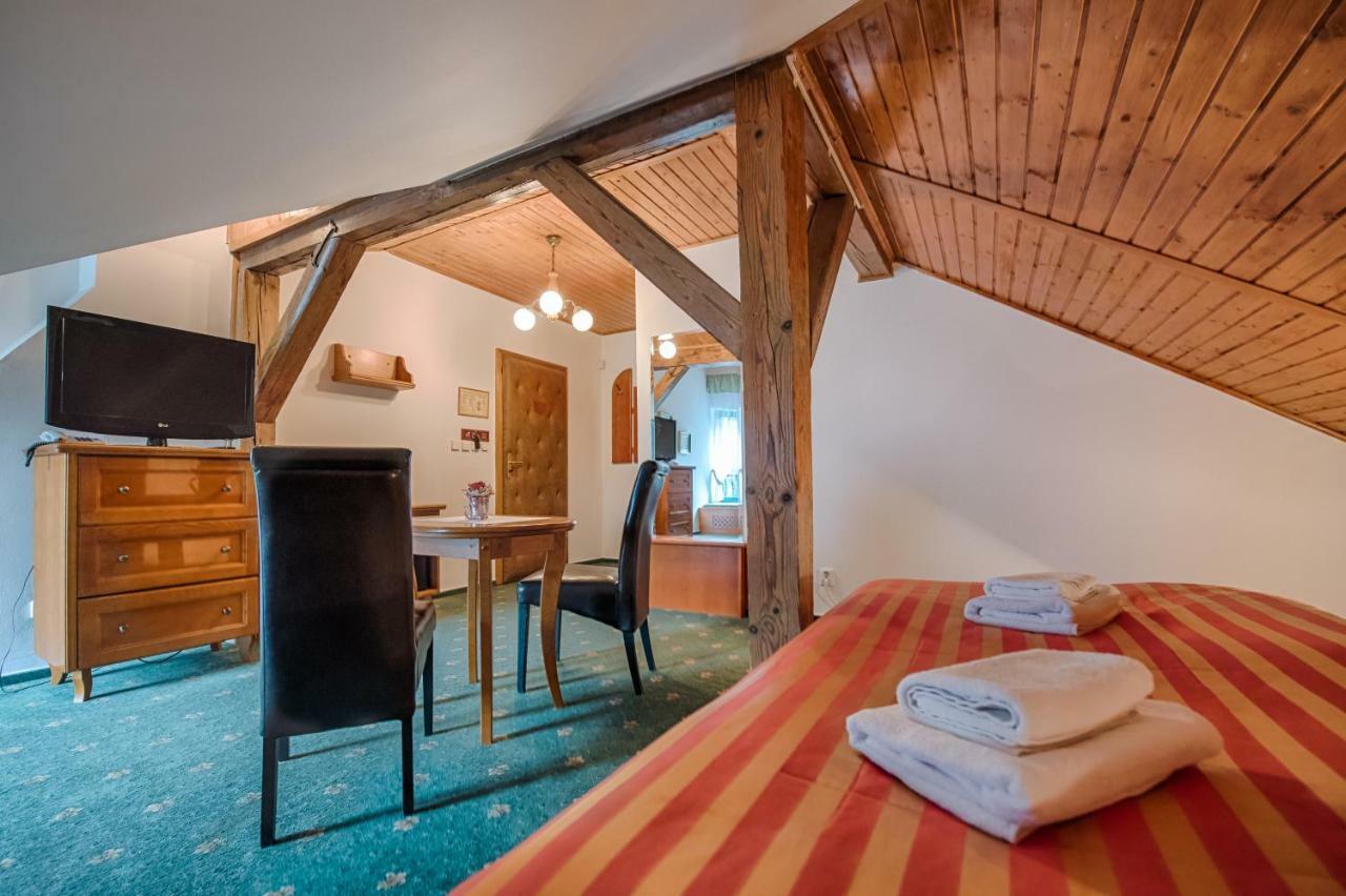 Hotel Zlaty Orel Остравіце Екстер'єр фото