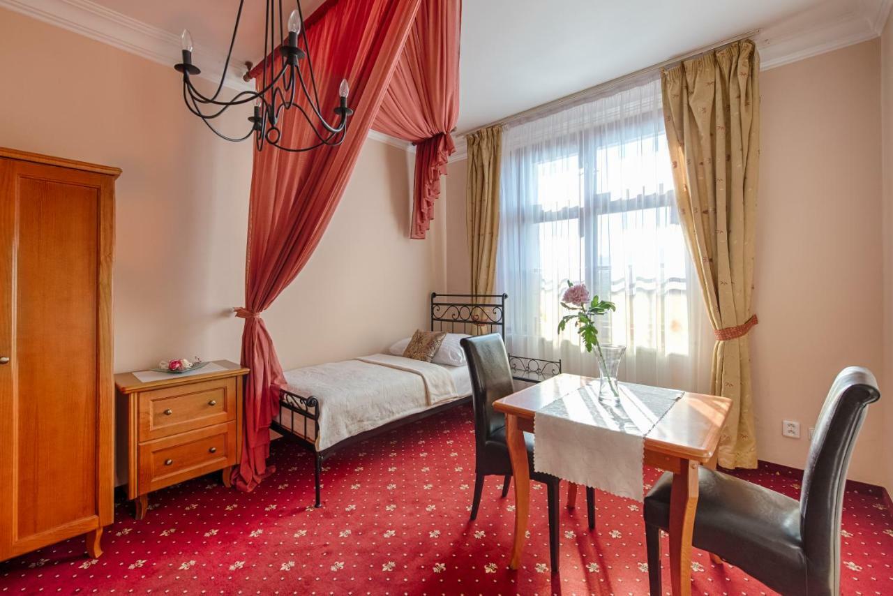 Hotel Zlaty Orel Остравіце Екстер'єр фото