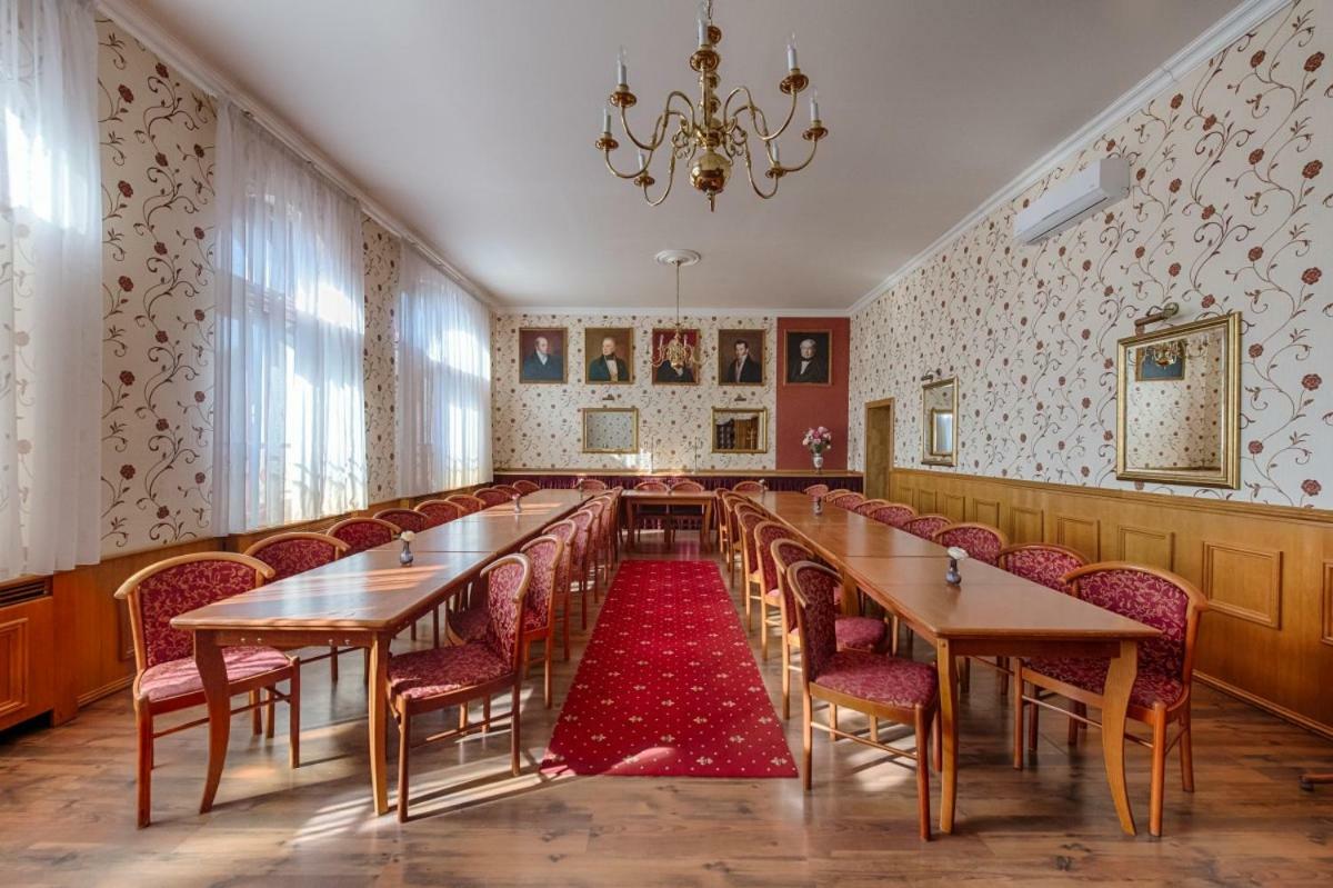 Hotel Zlaty Orel Остравіце Екстер'єр фото