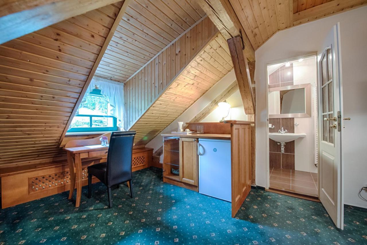 Hotel Zlaty Orel Остравіце Екстер'єр фото